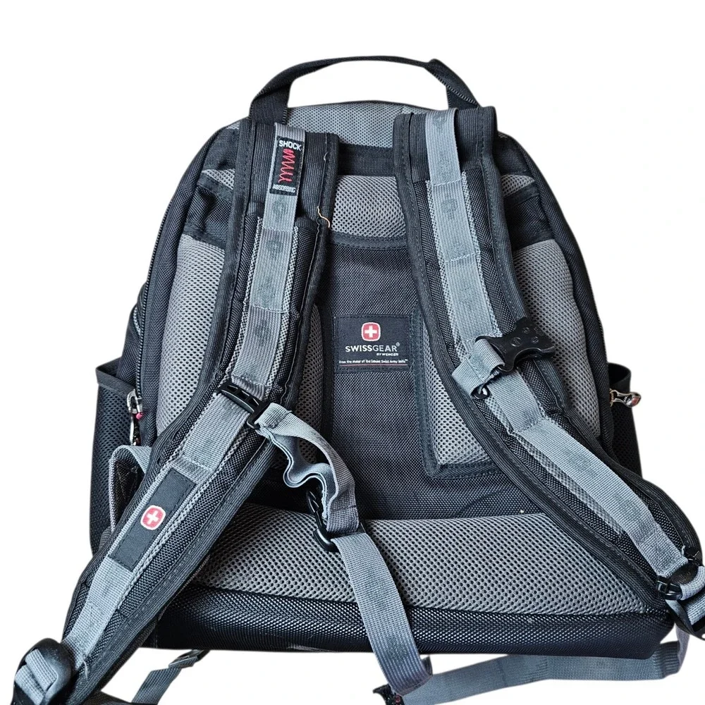 SWISSGEAR Wenger Synergy Laptop Backpack Black/ Grey Read